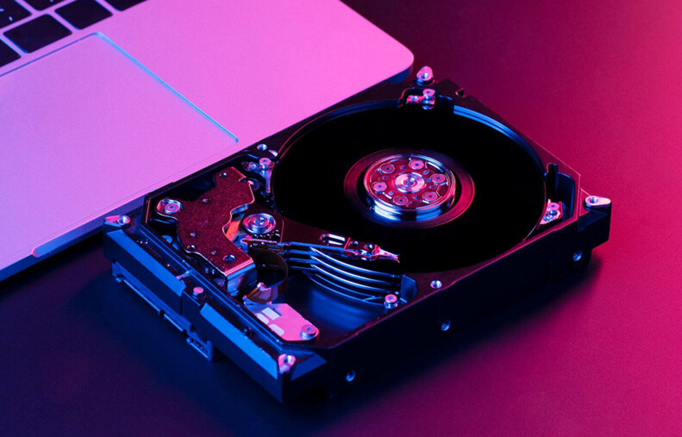 Prodaja-racunalniske-strojne-in/prodaja-racunalniske-in-programske-opreme