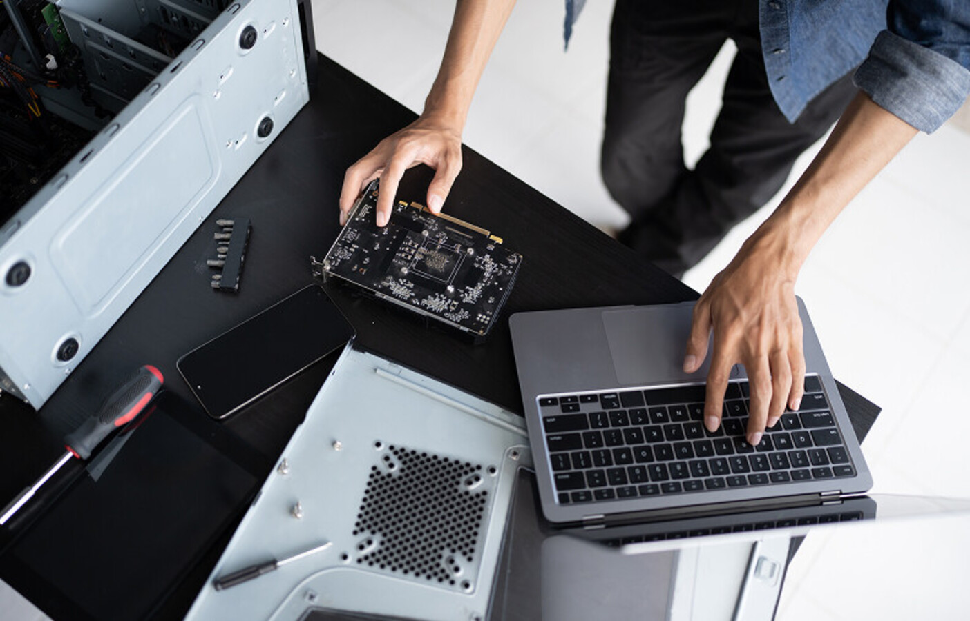 vzdrzevanje-servis-racunalniske-opreme/vzdrzevanje-racunalniske-in-programske-opreme